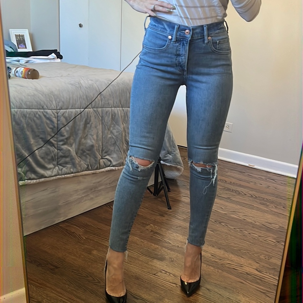 EXPRESS super comfy Skinny Blue Jeans .
